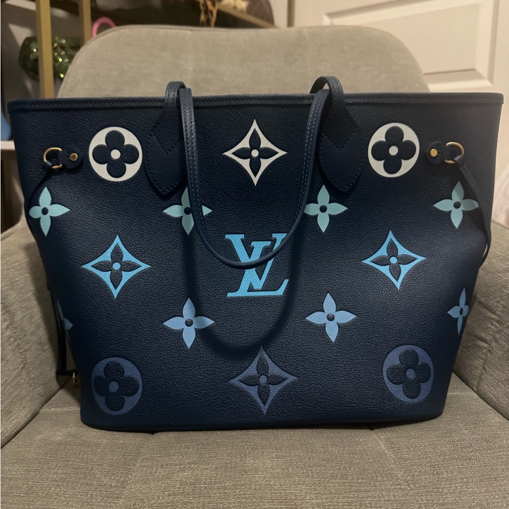 Louis Vuitton Giant Monogram Neverfull MM